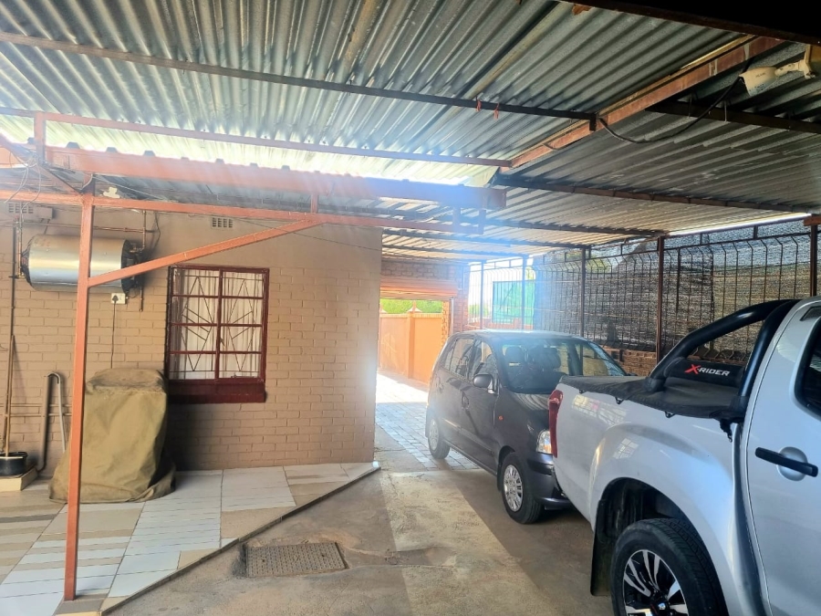 3 Bedroom Property for Sale in Beaconsfield Northern Cape